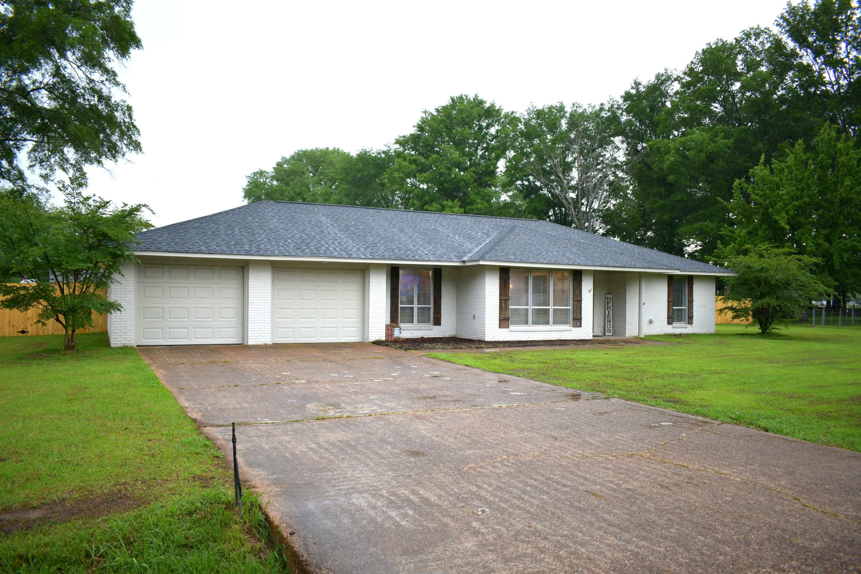 Property Photo: 141 Mullen Avenue MS 38858