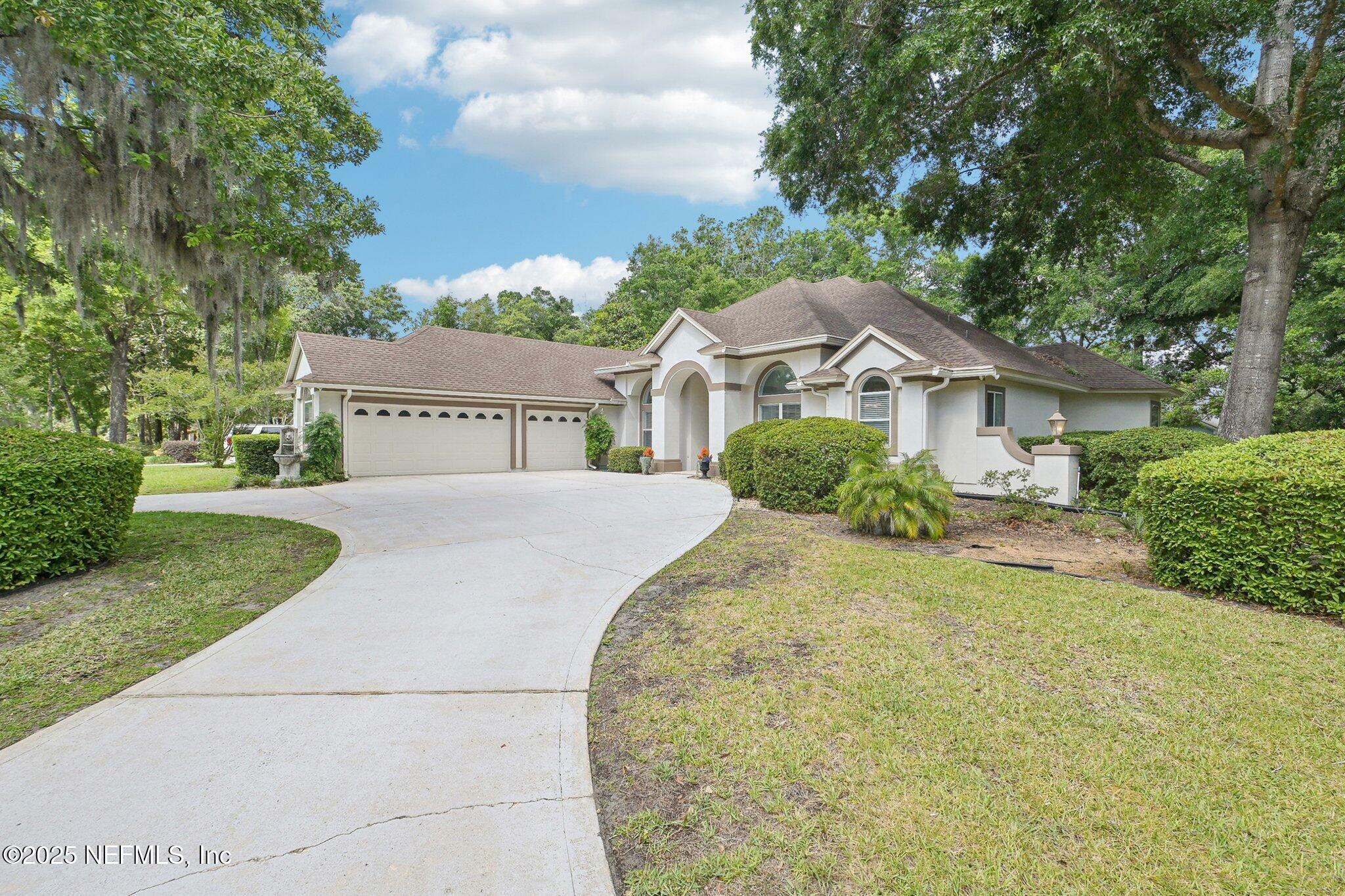 Property Photo: 3586 Long Cove Court FL 32043
