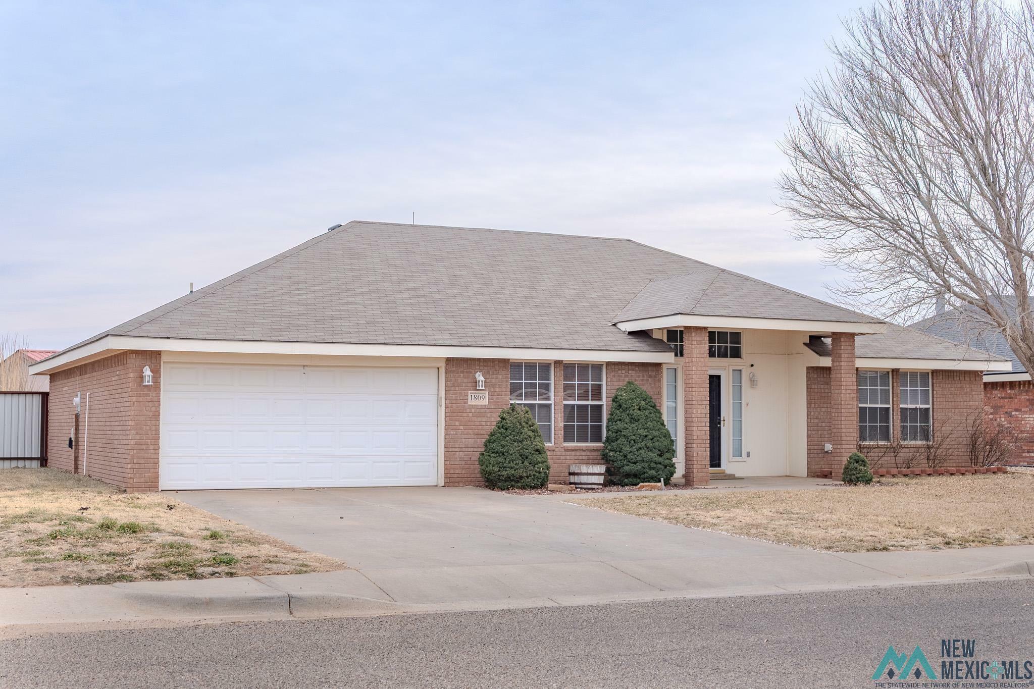 Property Photo: 1809 Erinn Place NM 88101