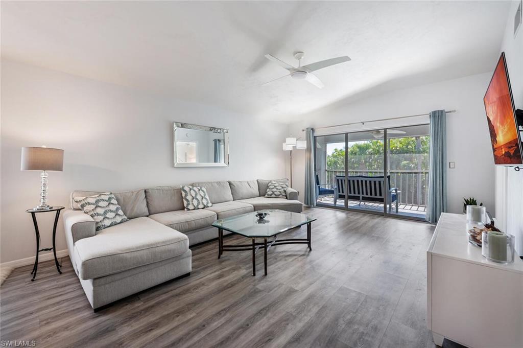Property Photo: 509 Roma Ct 201 FL 34110