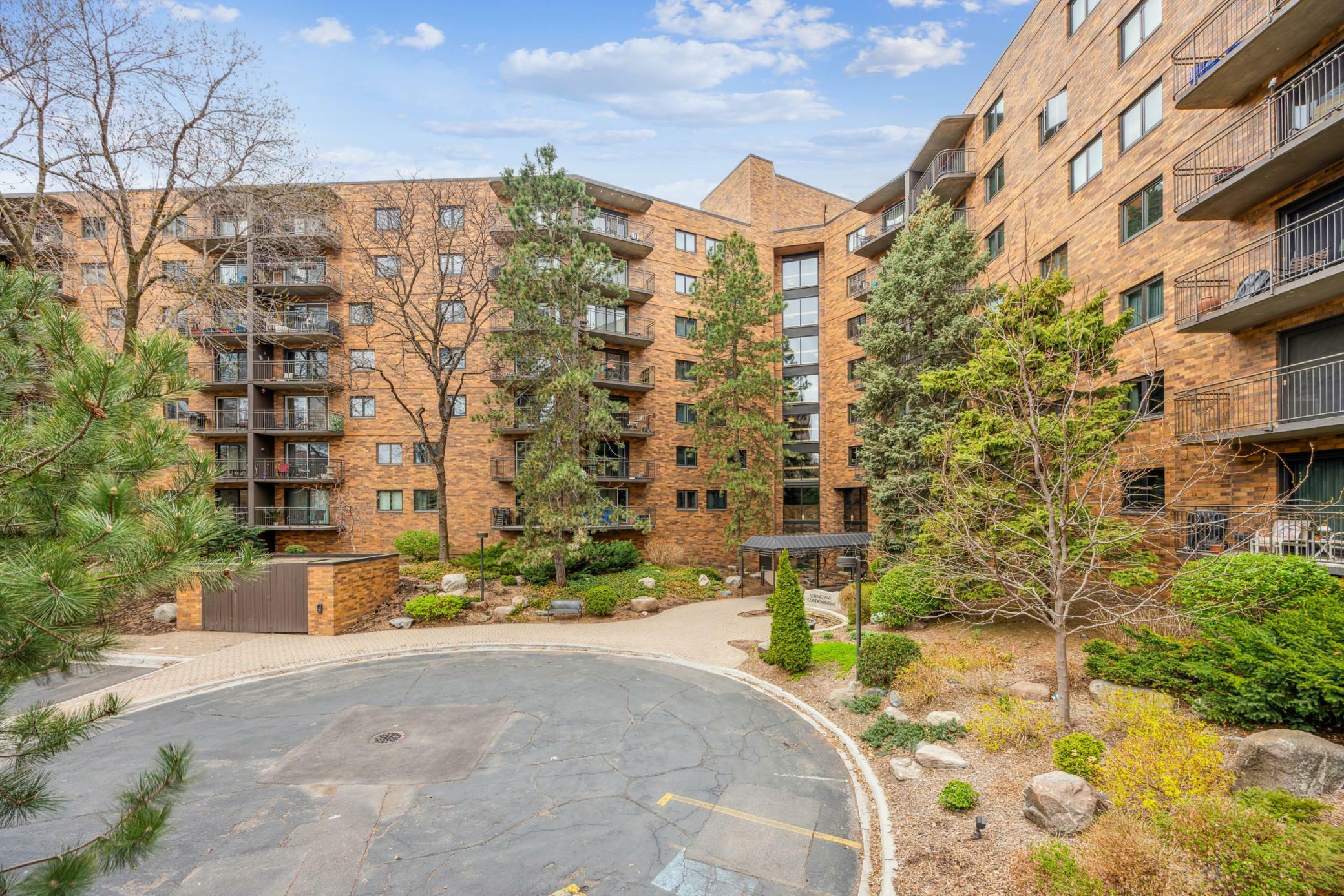 Property Photo: 210 W Grant Street 710 MN 55403