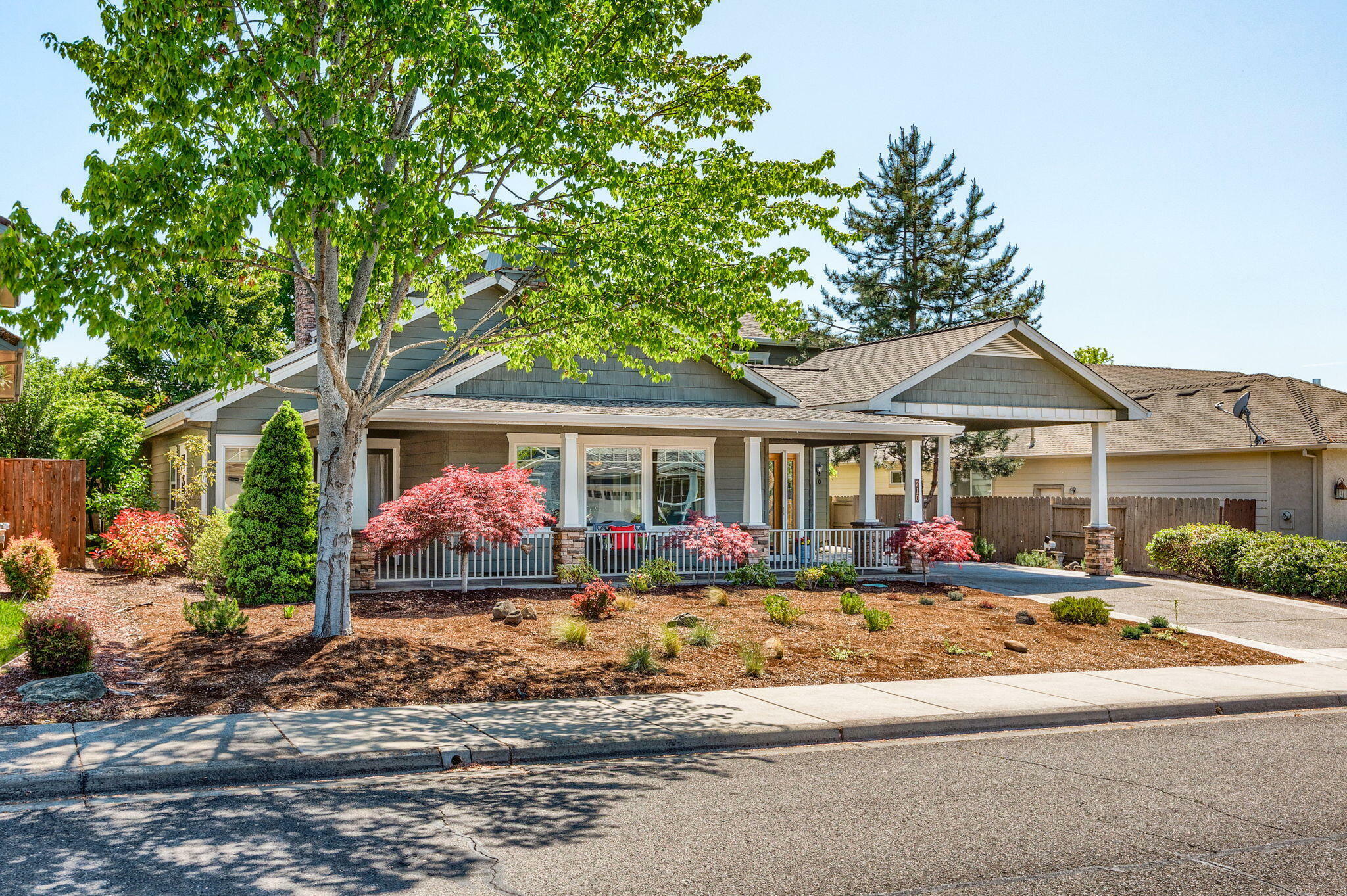 Property Photo: 210 Bellerive Drive OR 97524