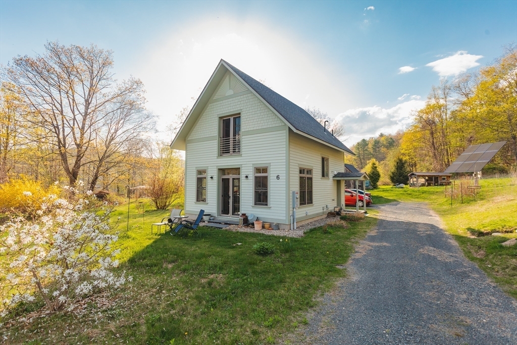 Property Photo: 6 Dunnell Dr MA 01340