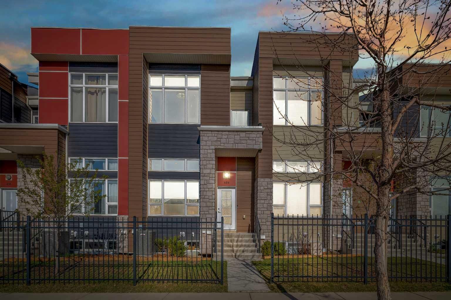 Property Photo:  1530 Bayside Avenue SW 404  AB T4B 4B5 