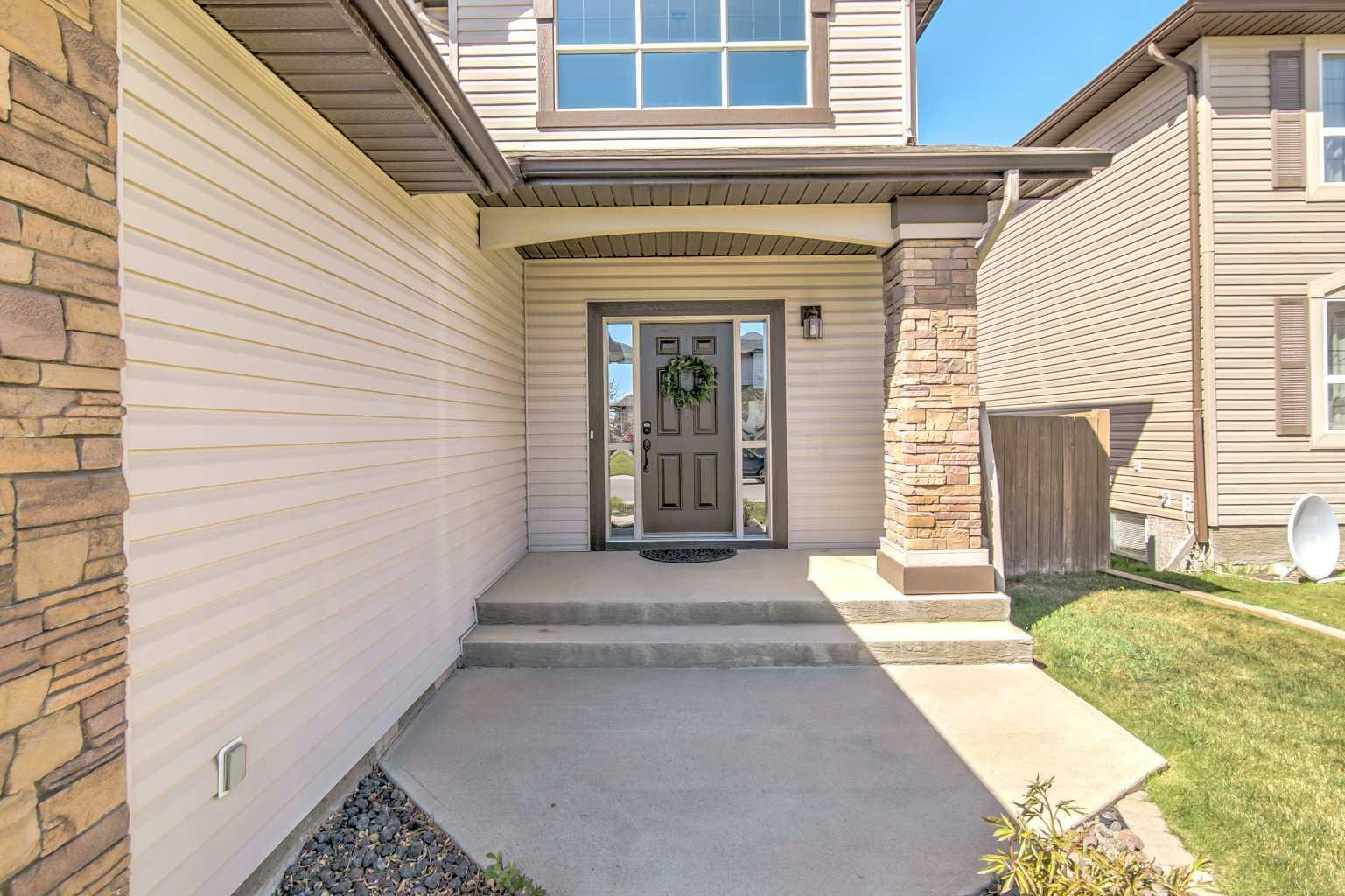 Property Photo: 217 Couleecreek Manor S AB T1K 8B9