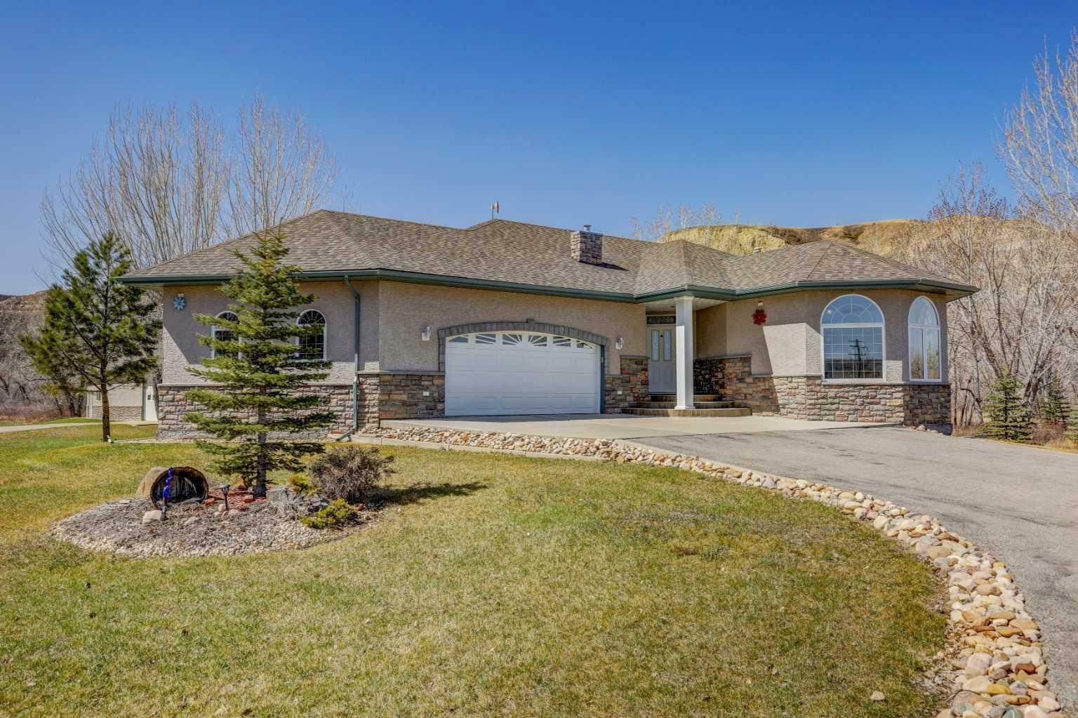 Property Photo: 293038 Range Road 211 AB T0J 0Y0