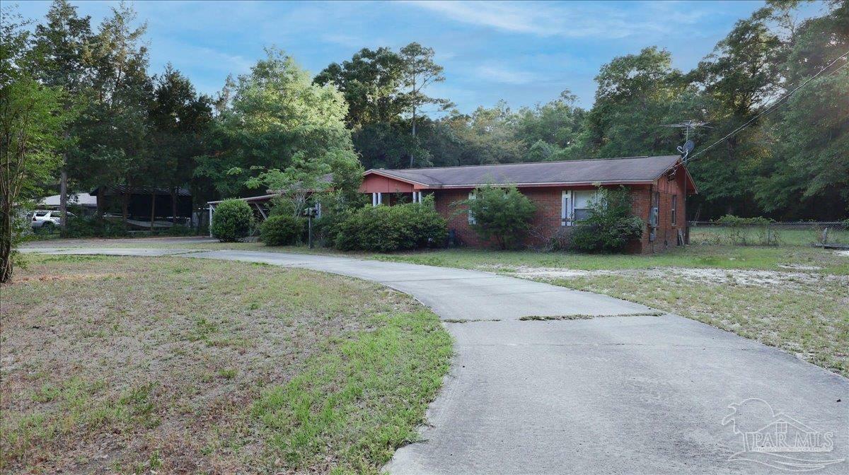 Property Photo: 4237 Audiss Rd FL 32583
