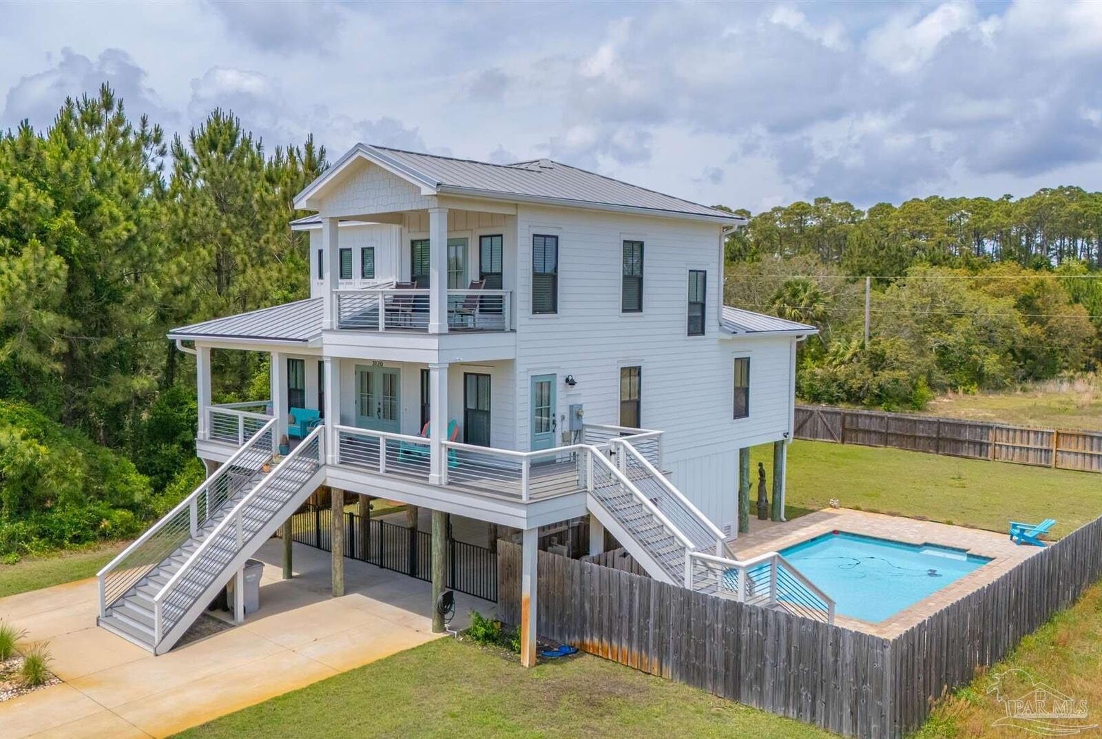 Property Photo:  3120 Linden Ave  FL 32563 