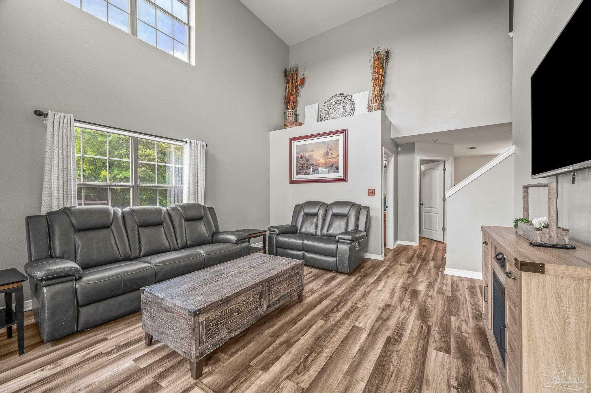 Property Photo: 1430 Towhee Canyon Dr FL 32533