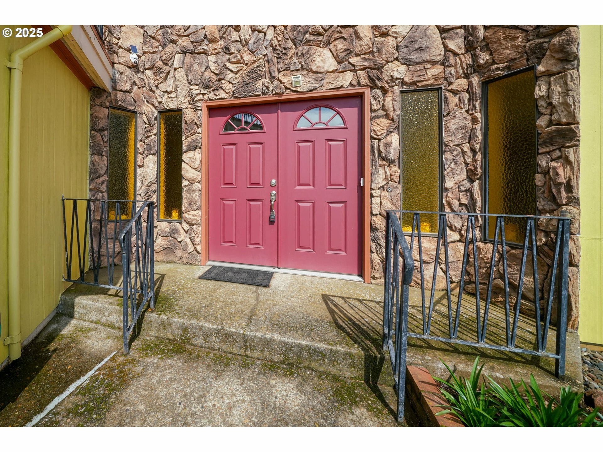 Property Photo:  3457 Champlain Ct  OR 97304 