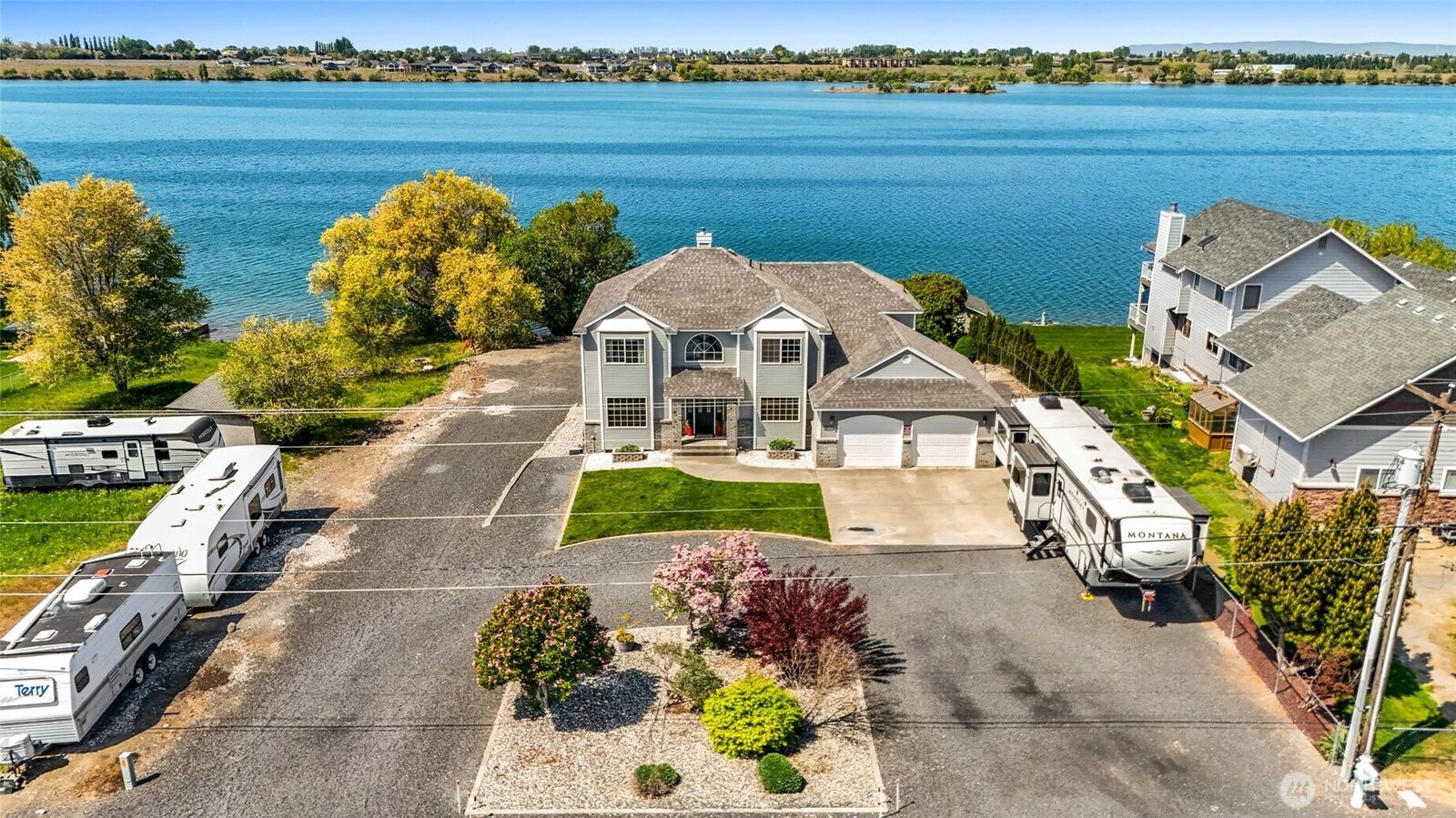 Property Photo: 4114 Shorecrest Drive WA 98837