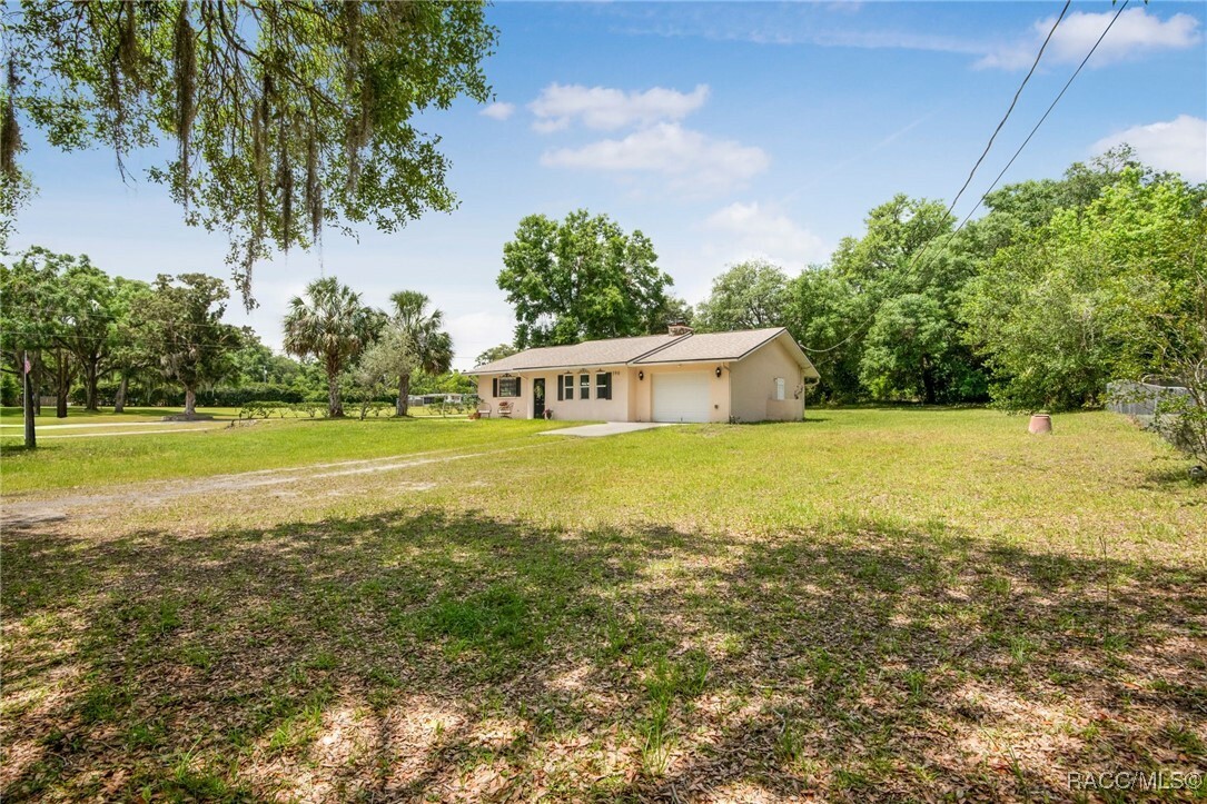 Property Photo: 590 N Independence Highway FL 34453