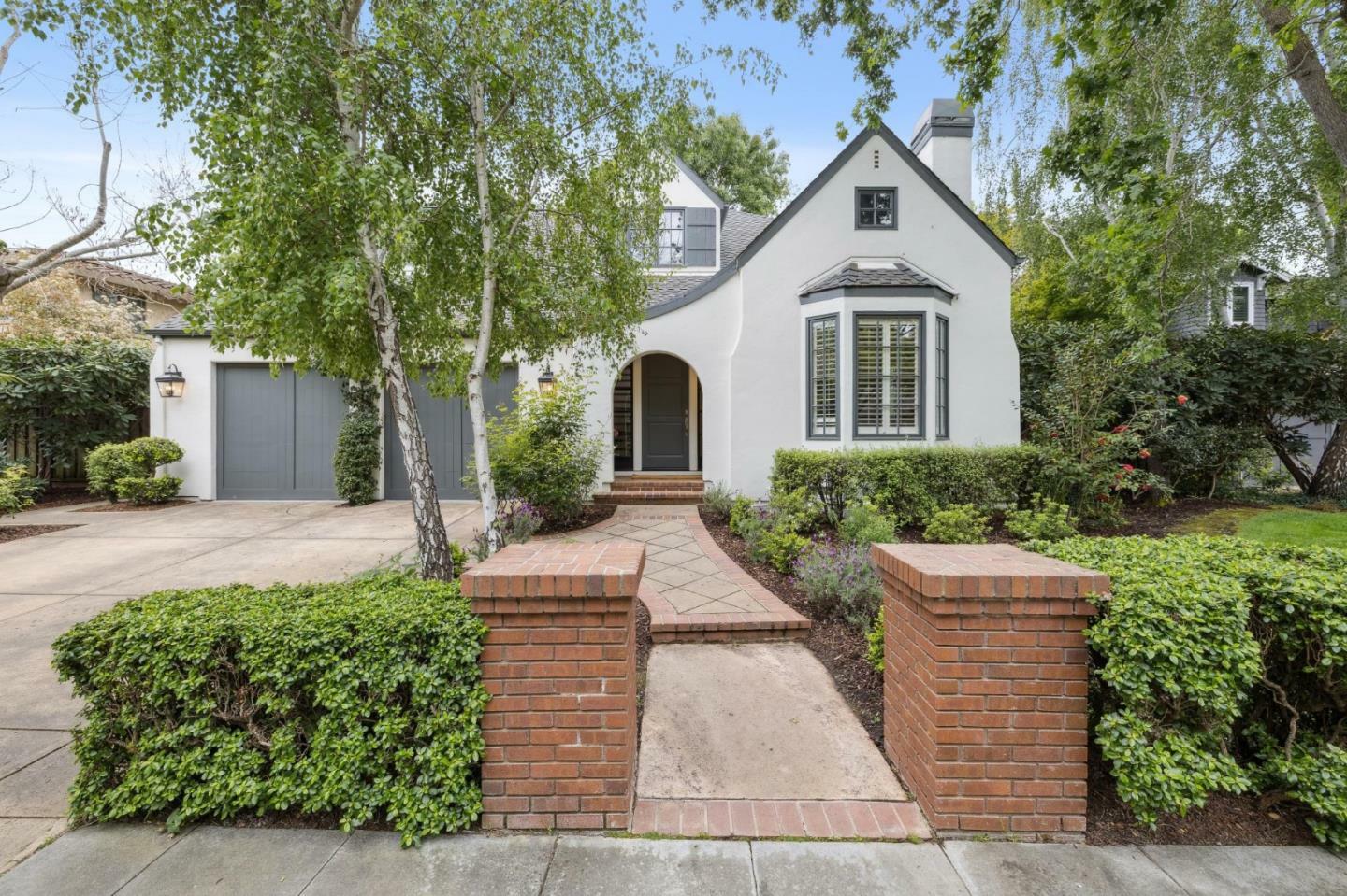 Property Photo: 170 Hanna Way CA 94025