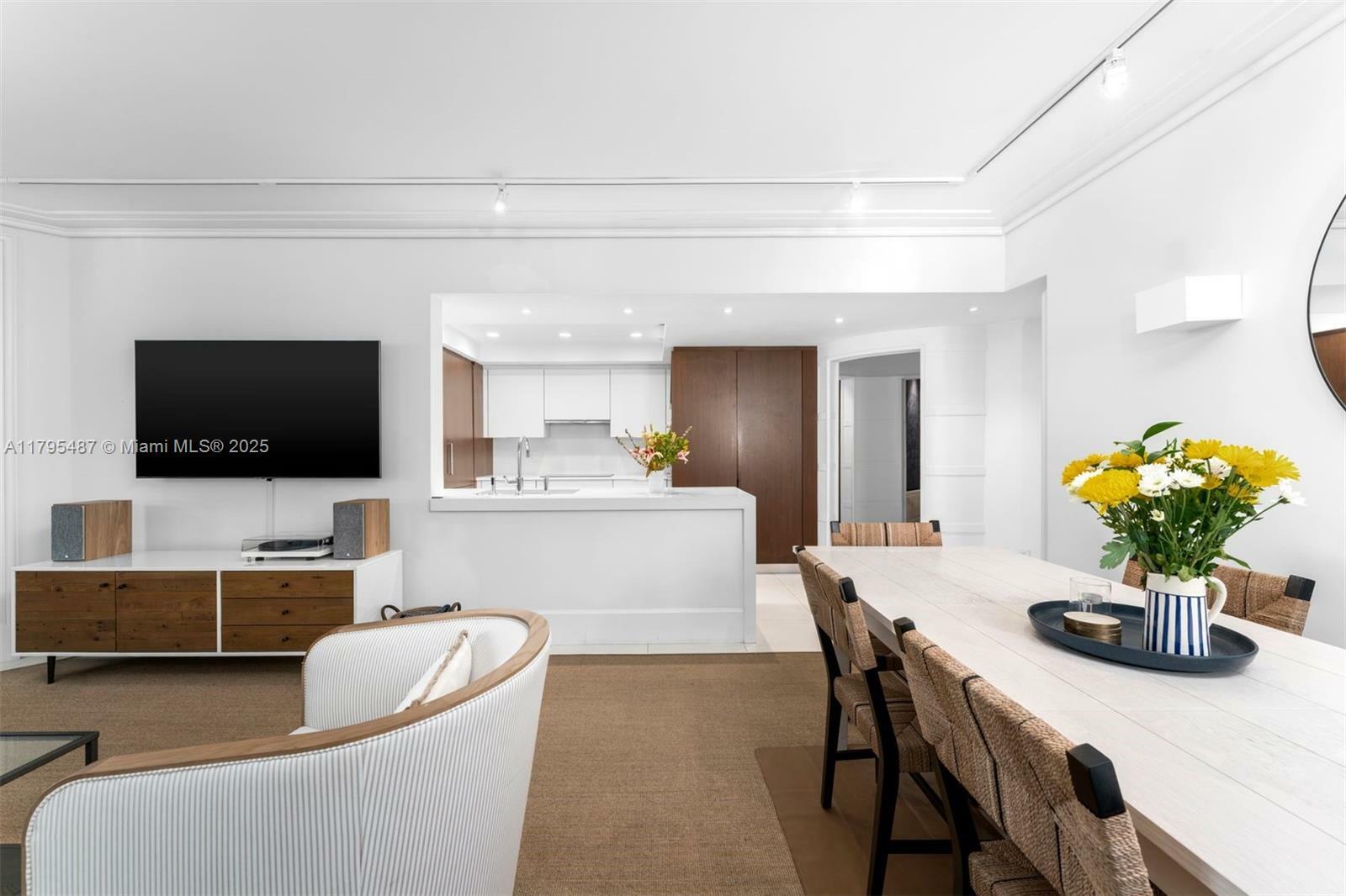 Property Photo: 125 Jefferson Ave 113 FL 33139