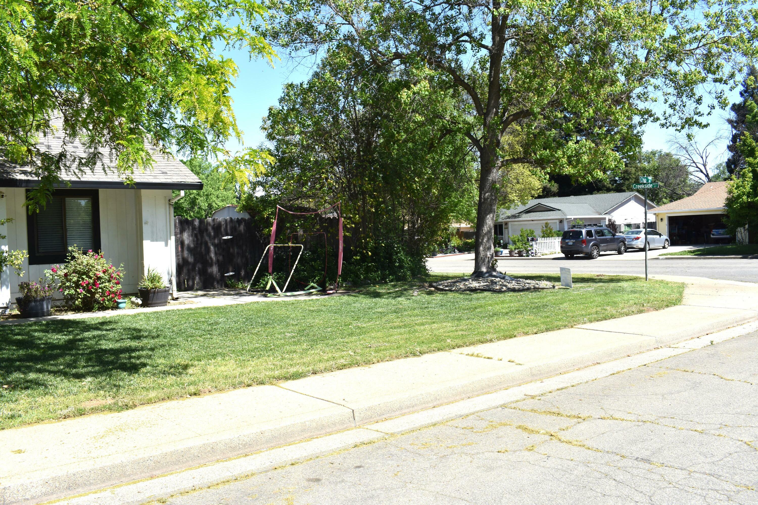 Property Photo: 2910 Cleo Court CA 96001