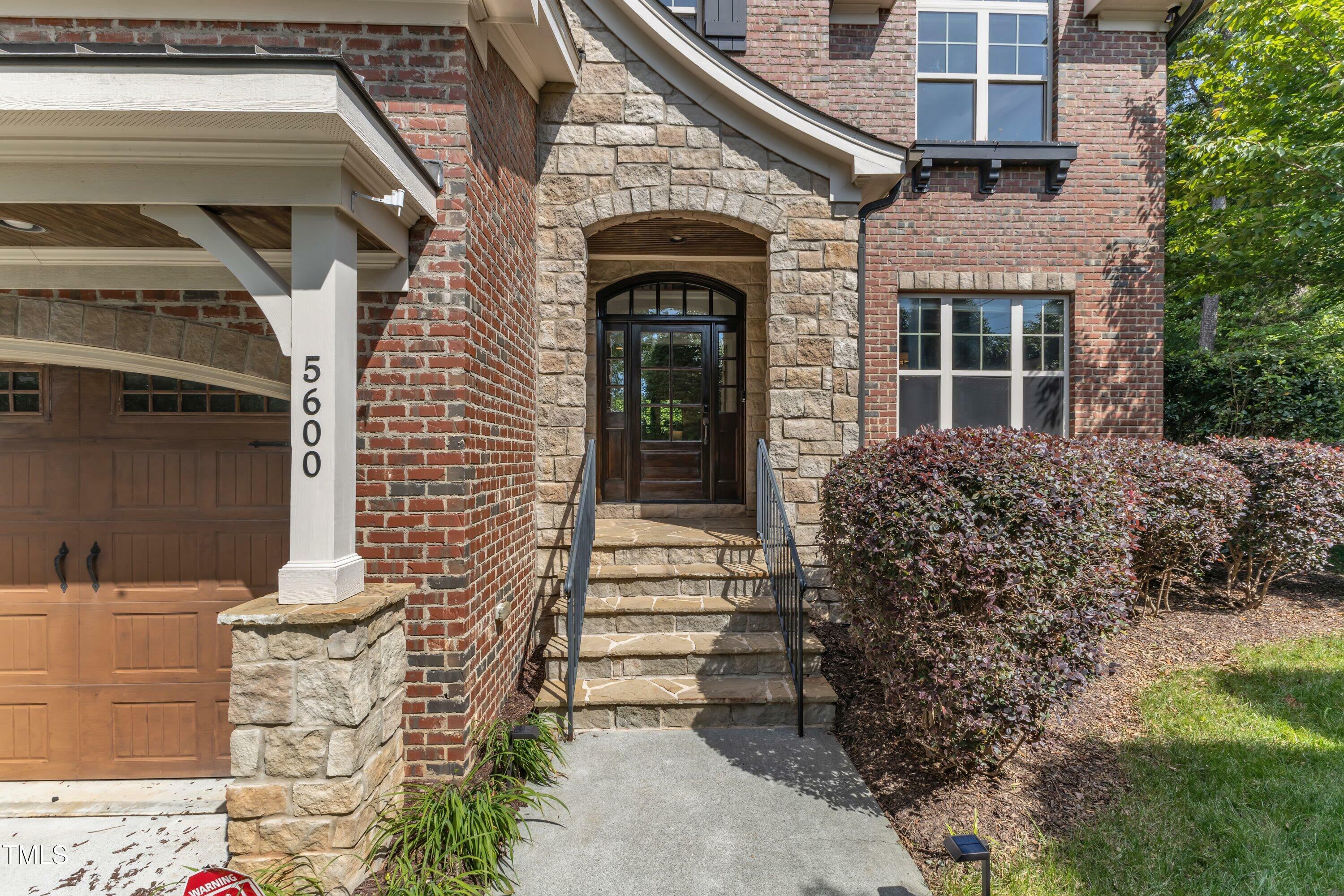 Property Photo: 5600 Bennettwood Court NC 27612