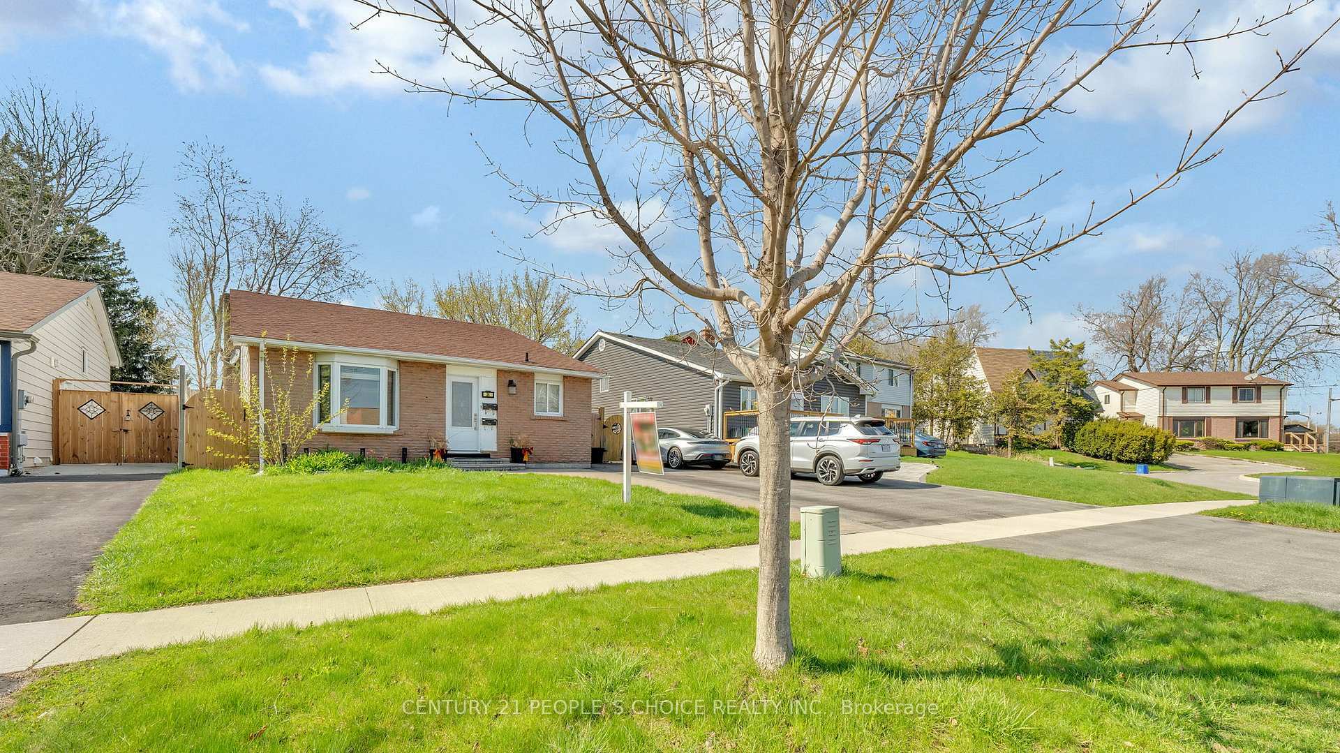 Photo de la propriété: 24 Grassmere Court ON L1H 3X4