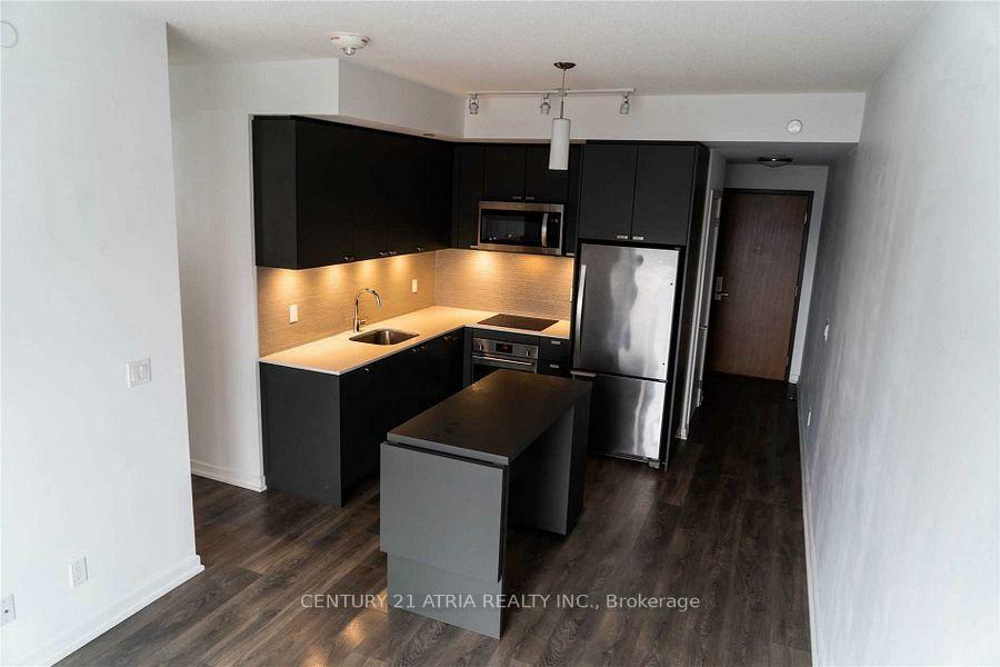 Property Photo: 56 Forest Manor Road 2707 ON M2J 1M6