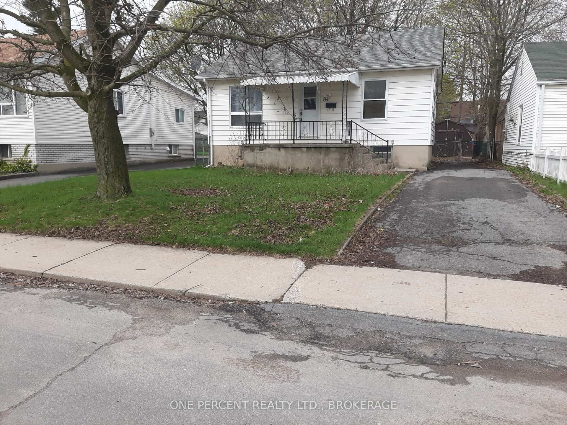 Property Photo: 84 Carleton Street ON K7K 4G1