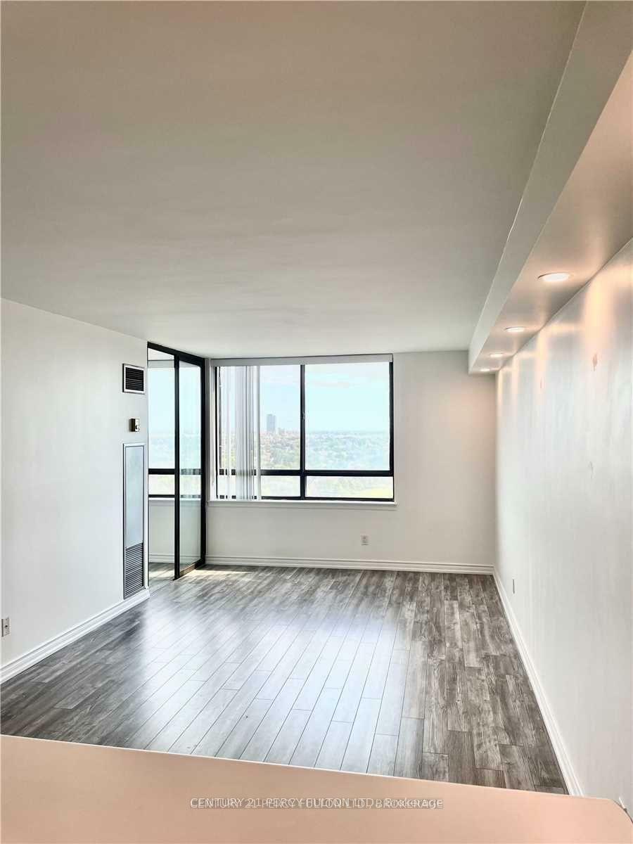Photo de la propriété: 75 Bamburgh Circle 1619 ON M1W 3W1