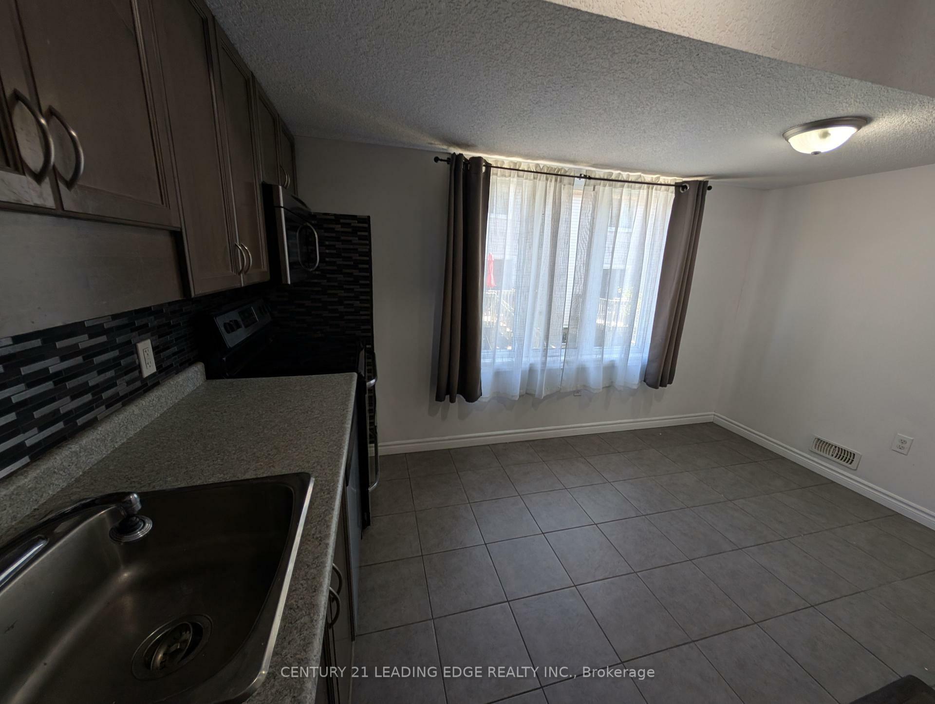 Photo de la propriété: 55 Mooregate Crescent 11B ON N2M 2E9