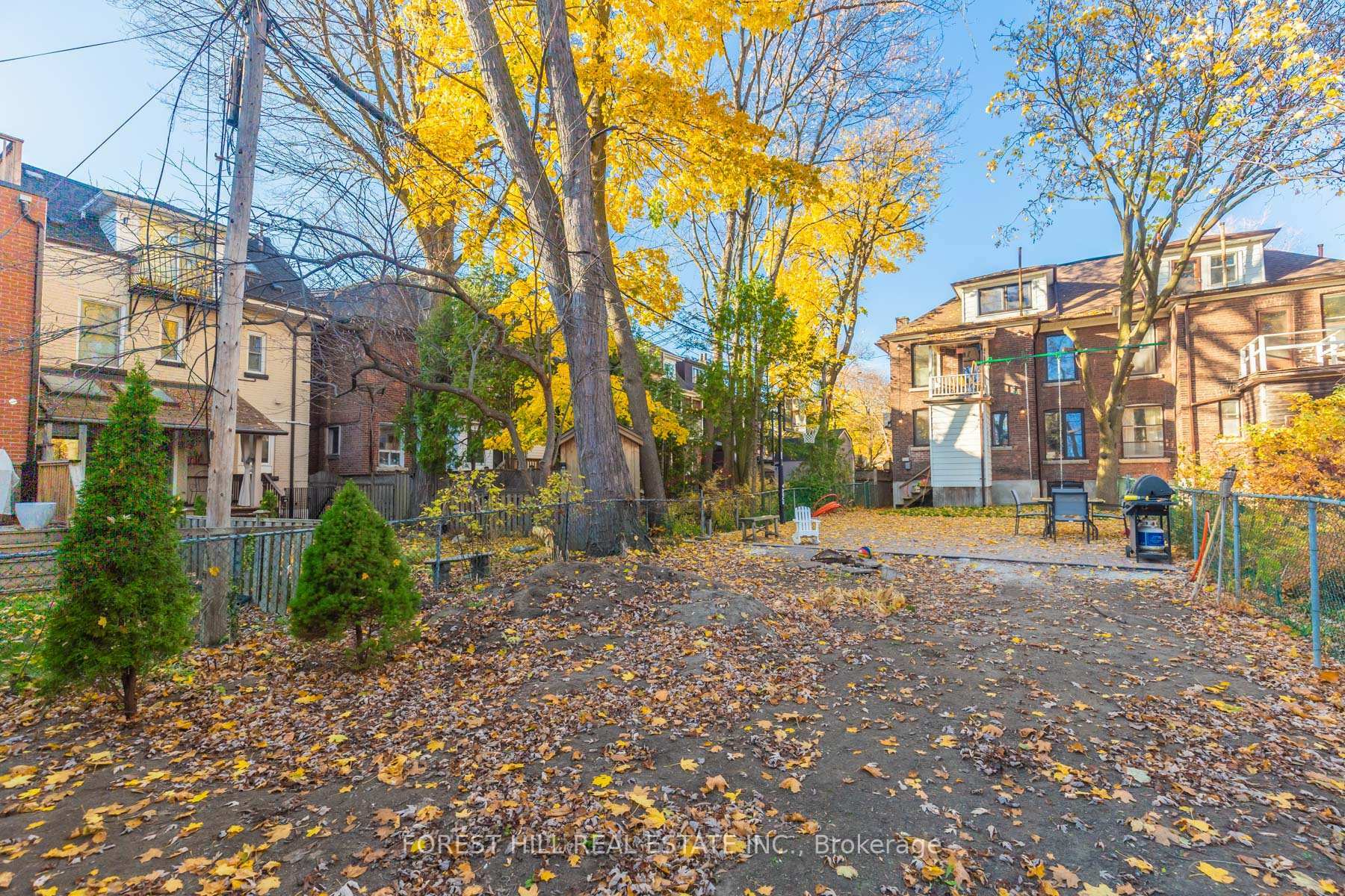 Property Photo: 13 Barton Avenue Lower ON M5R 1G7