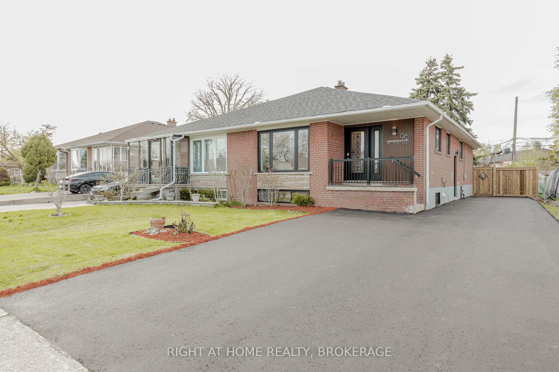 Property Photo: 96 Avondale Boulevard ON L6T 1H6