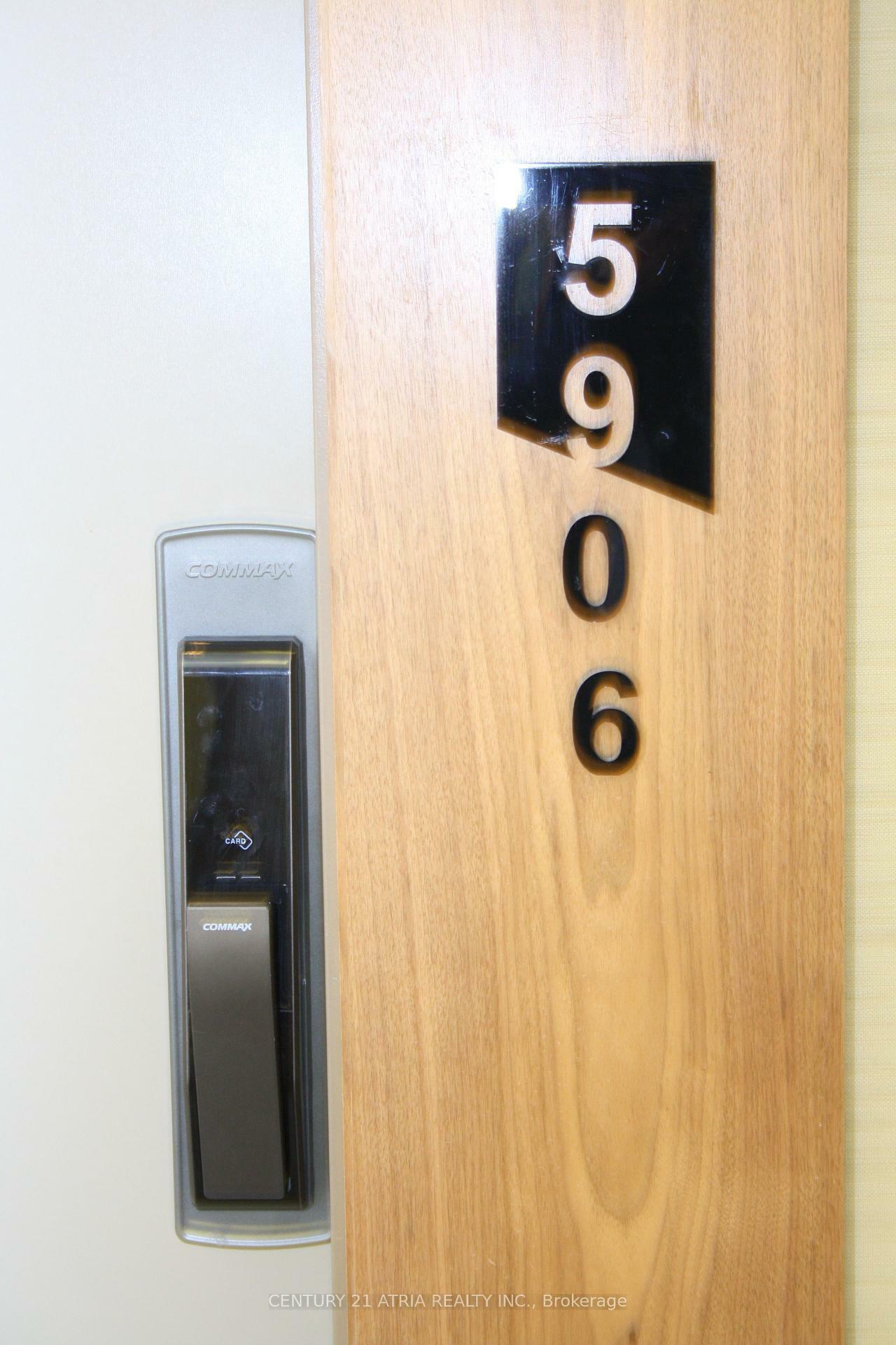 Property Photo: 10 York Street 5906 ON M5J 2Z2