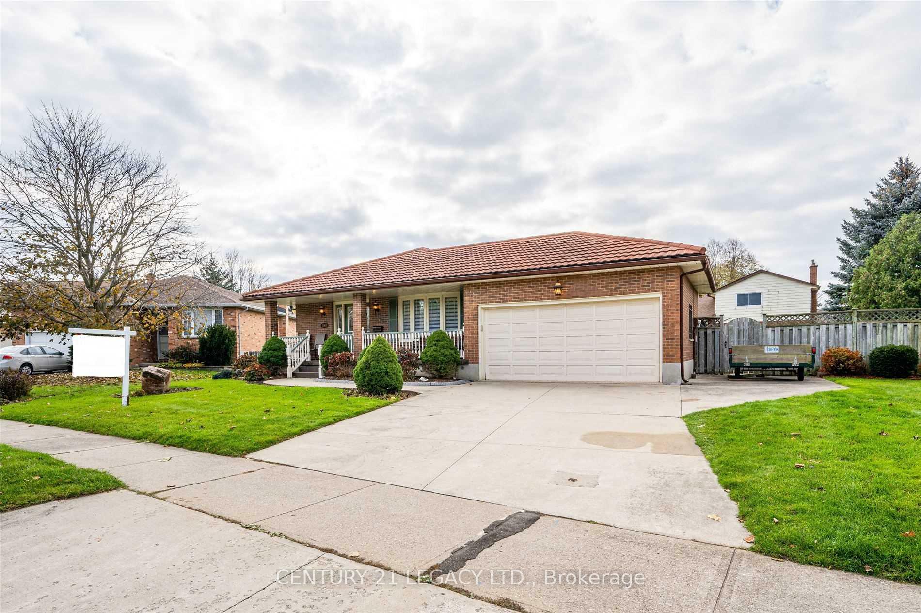 Property Photo: 2067 Old Mill Road (Upper) ON N2P 1E4