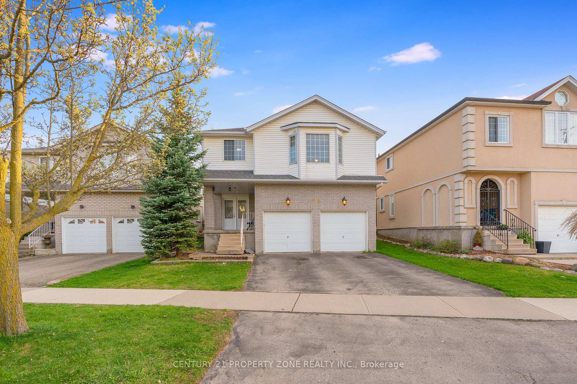 Property Photo: 359 Otterbein Road ON N2B 3V9