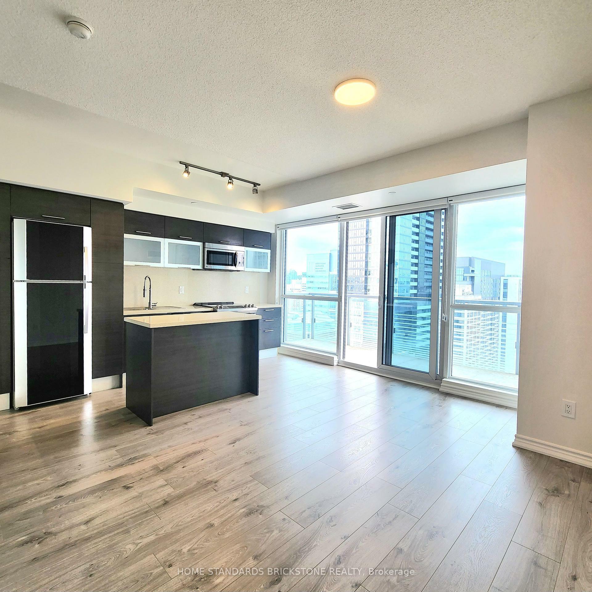 386 Yonge Street 2911  Toronto ON M5B 0A5 photo
