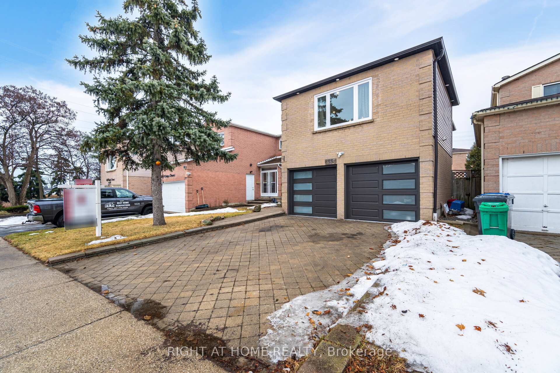 Photo de la propriété: 4354 Waterford Crescent ON L5R 2B2
