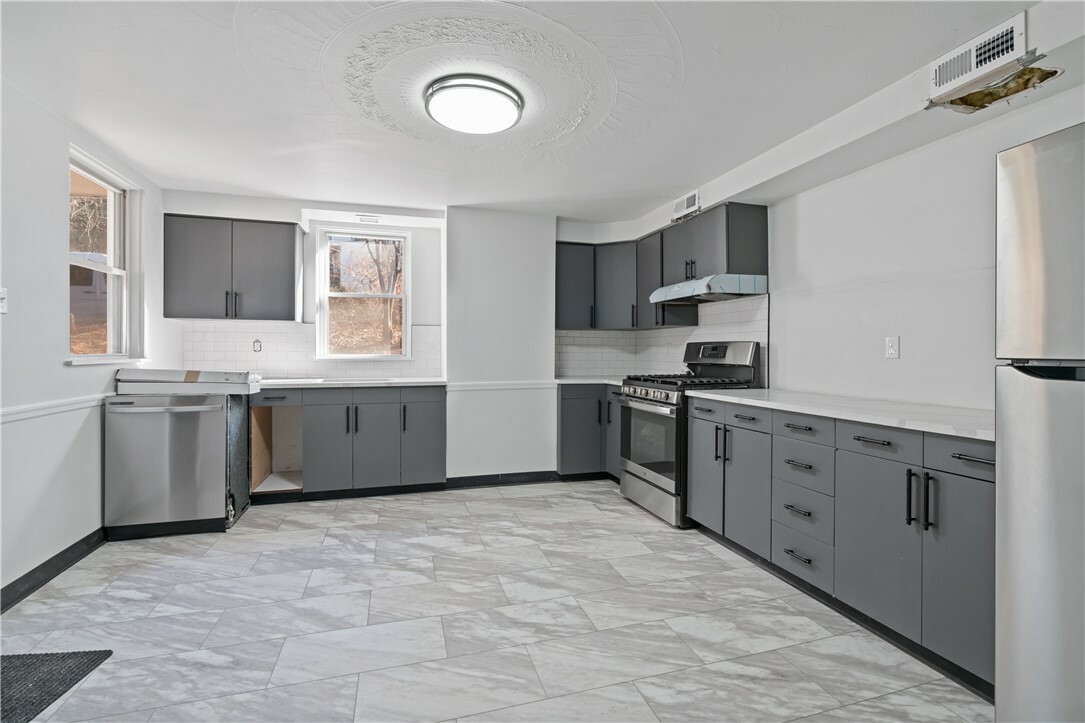 Property Photo: 3552 Melwood Ave PA 15213