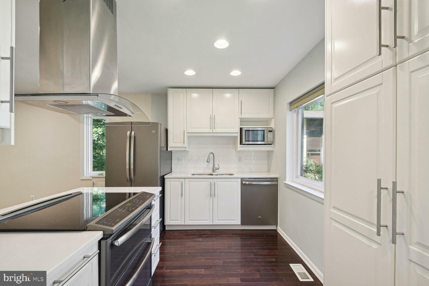 Property Photo: 11984 Barrel Cooper Court VA 20191