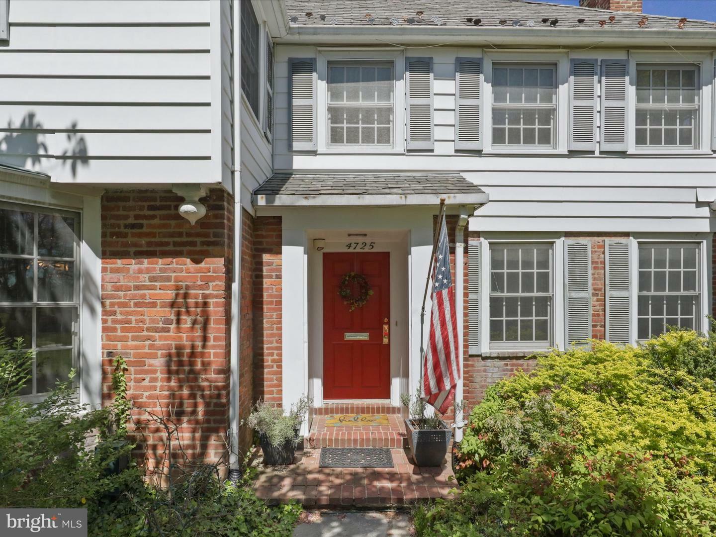 Property Photo: 4725 Rock Spring Road VA 22207