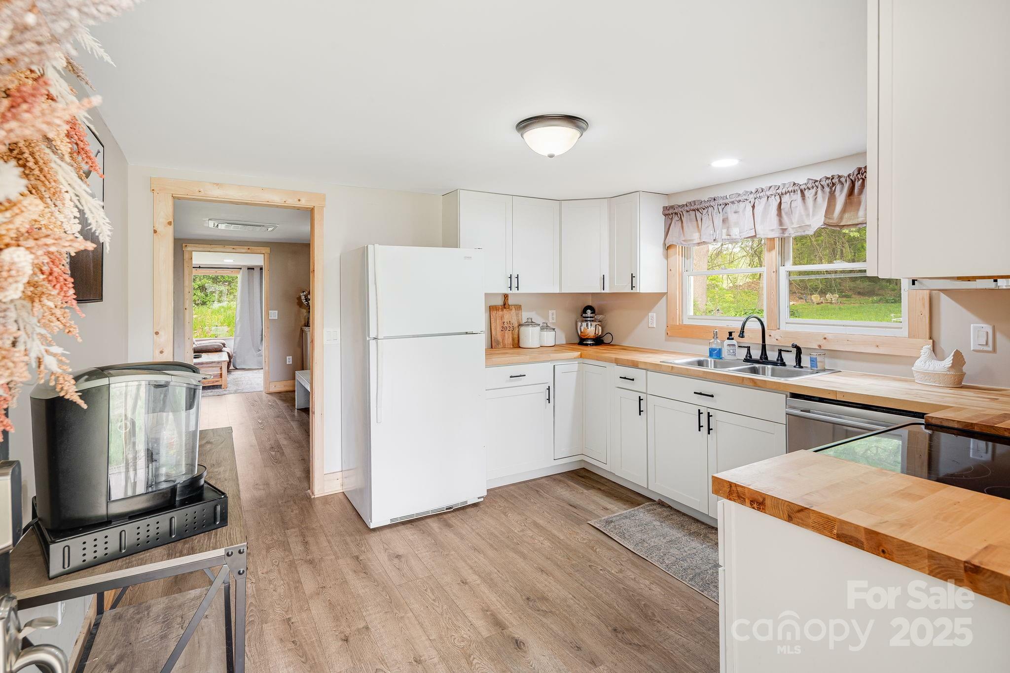 Property Photo: 145 Avery Street NC 28786