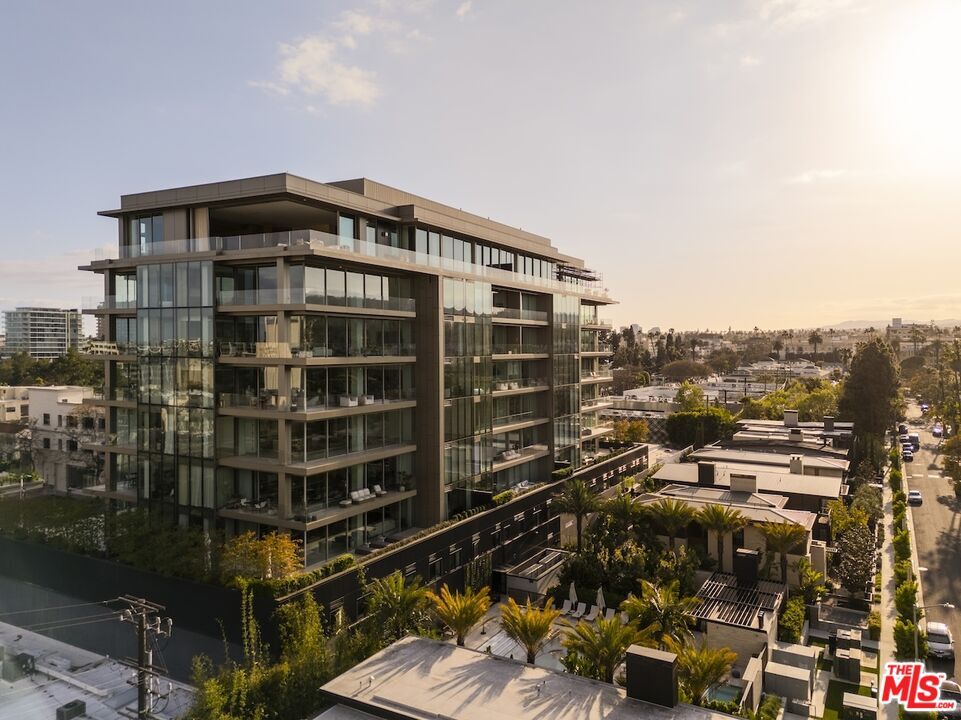 Property Photo:  8899 Beverly Blvd  CA 90048 