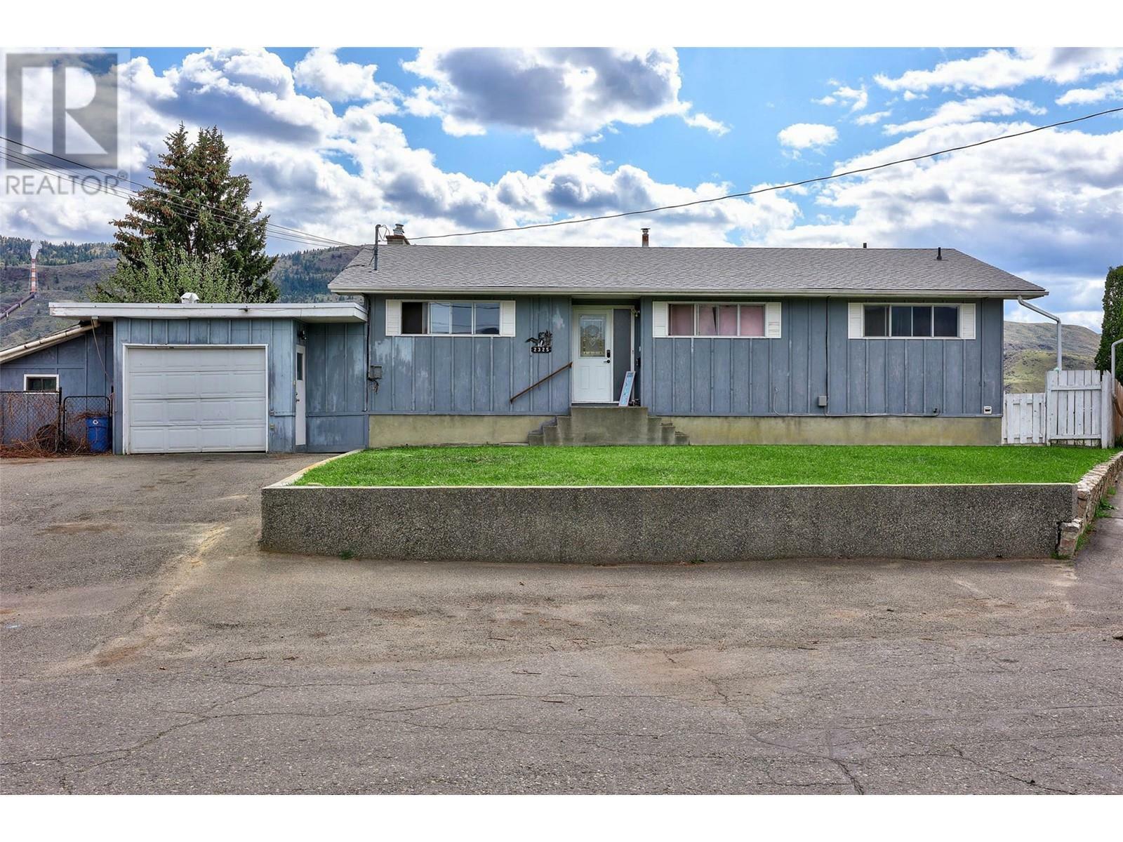 2325 Downie Place  Kamloops BC V2B 4J7 photo