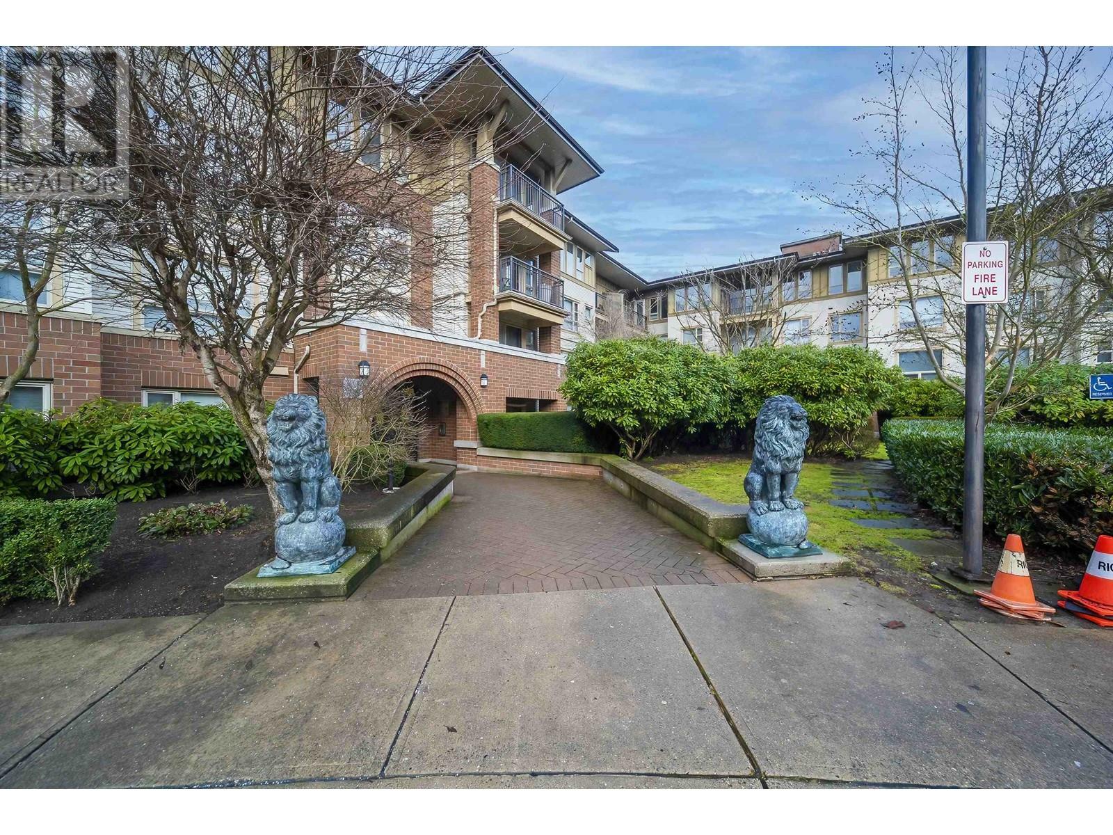Property Photo: 5111 Garden City Road 5403 BC V6X 4H4