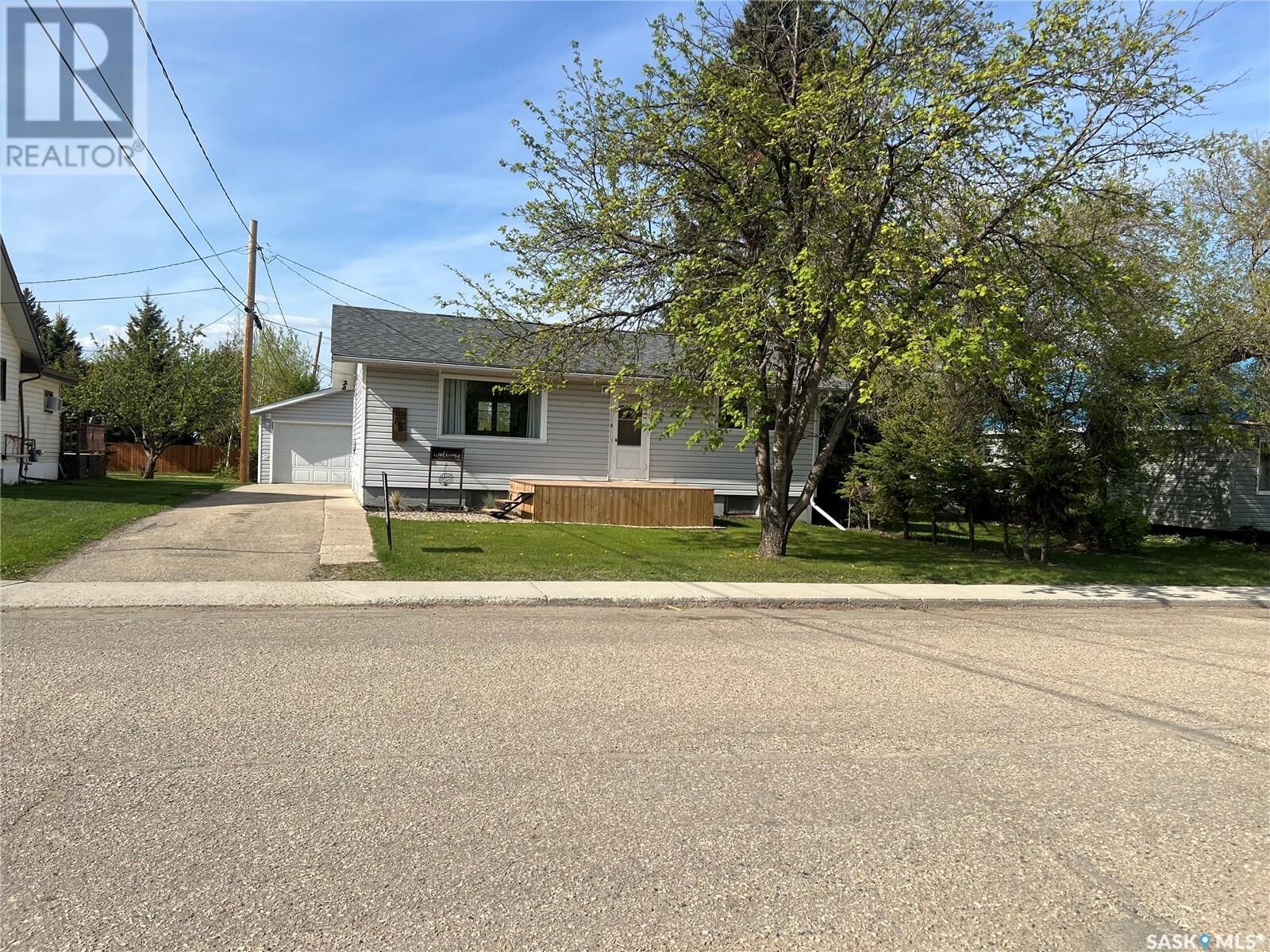 Property Photo: 220 Elm Street SK S0E 1H0