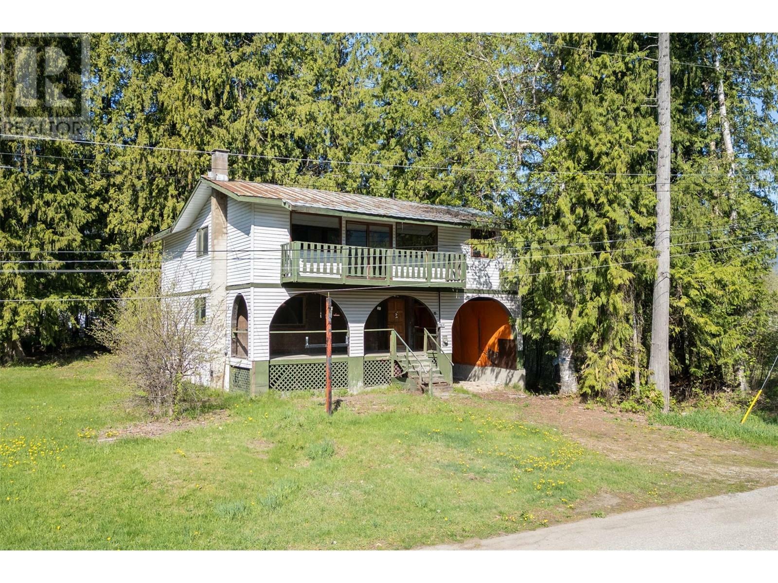 Property Photo: 941 Pigeon Road BC V0E 3K0