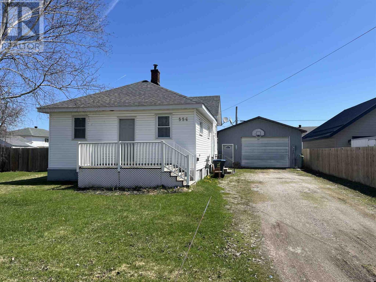 Property Photo: 556 Cooper St ON P6C 2W4