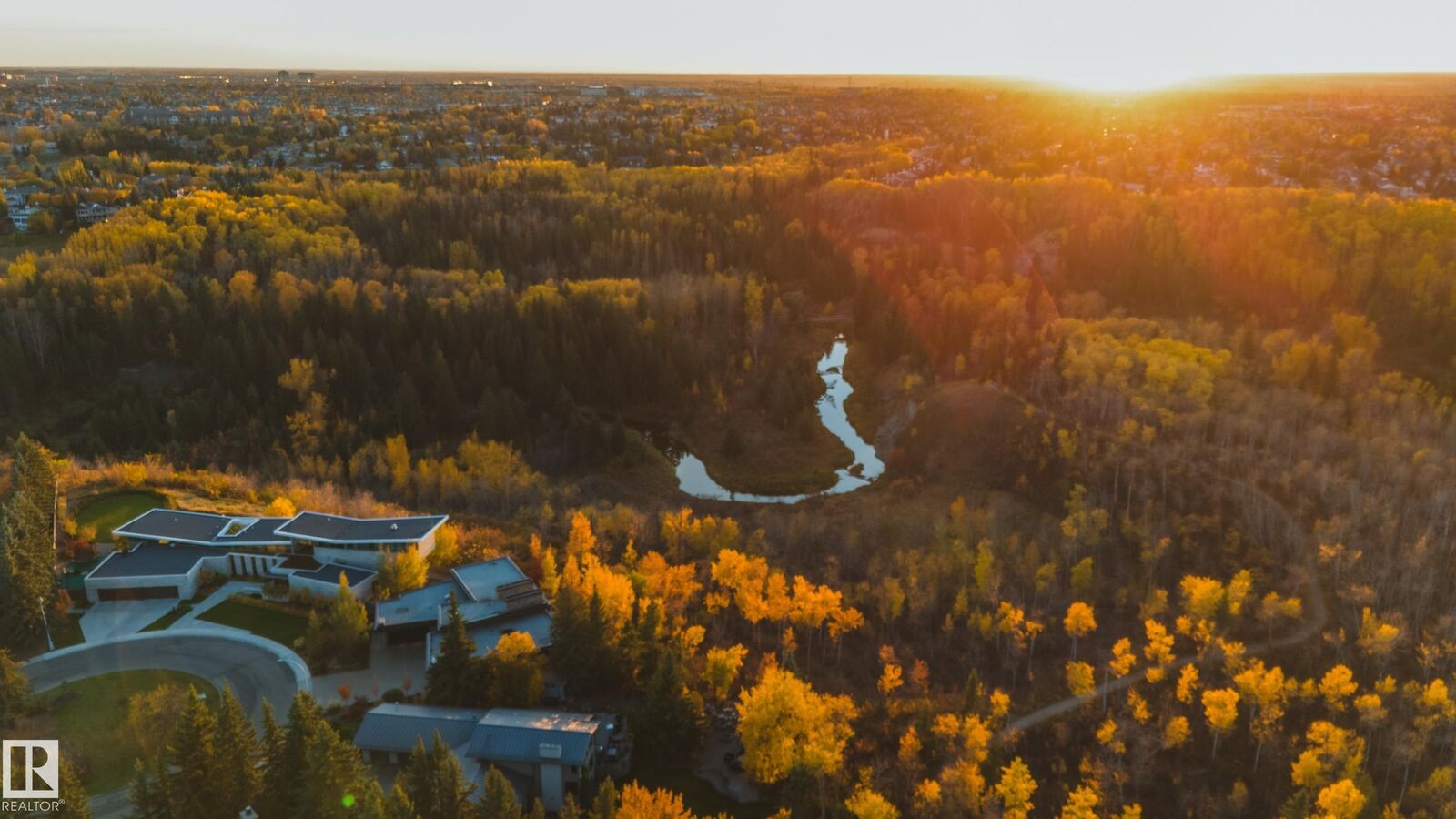 Photo de la propriété: 112 Westbrook Drive NW AB T6J 2E1