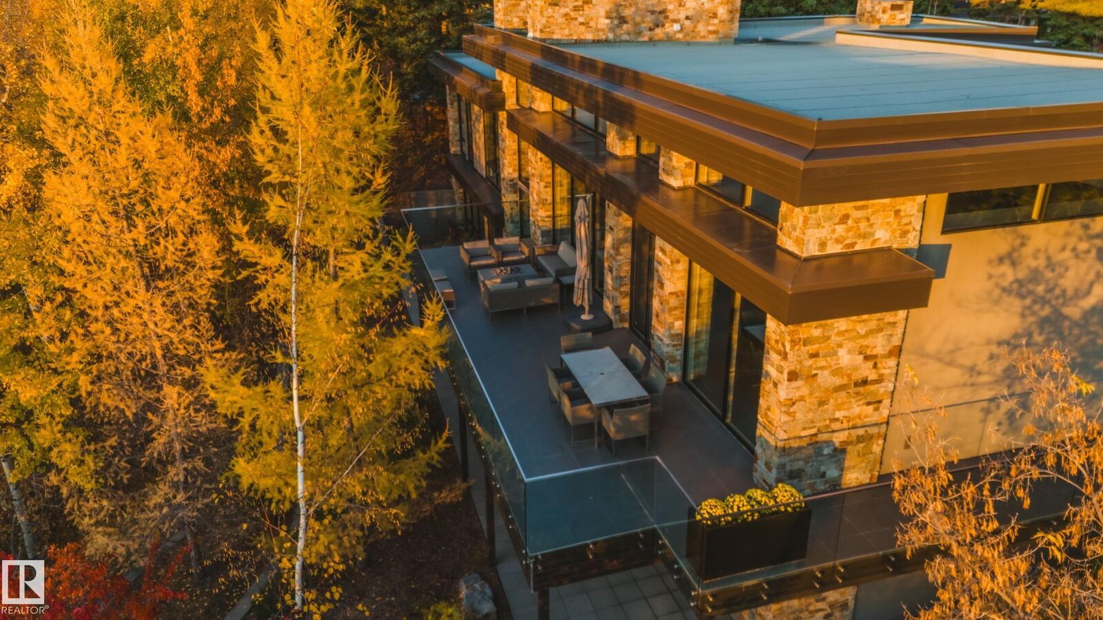Photo de la propriété:  112 Westbrook Drive NW  AB T6J 2E1 