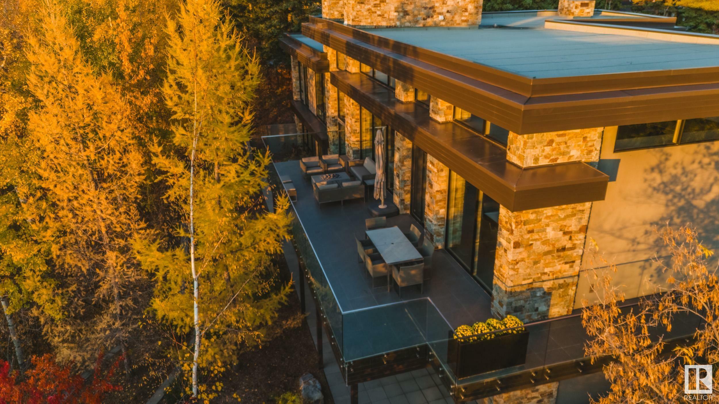 Photo de la propriété: 112 Westbrook Drive NW AB T6J 2E1