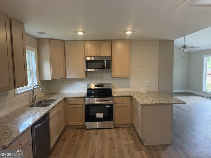 Property Photo:  203 Fannin Street  GA 30240 