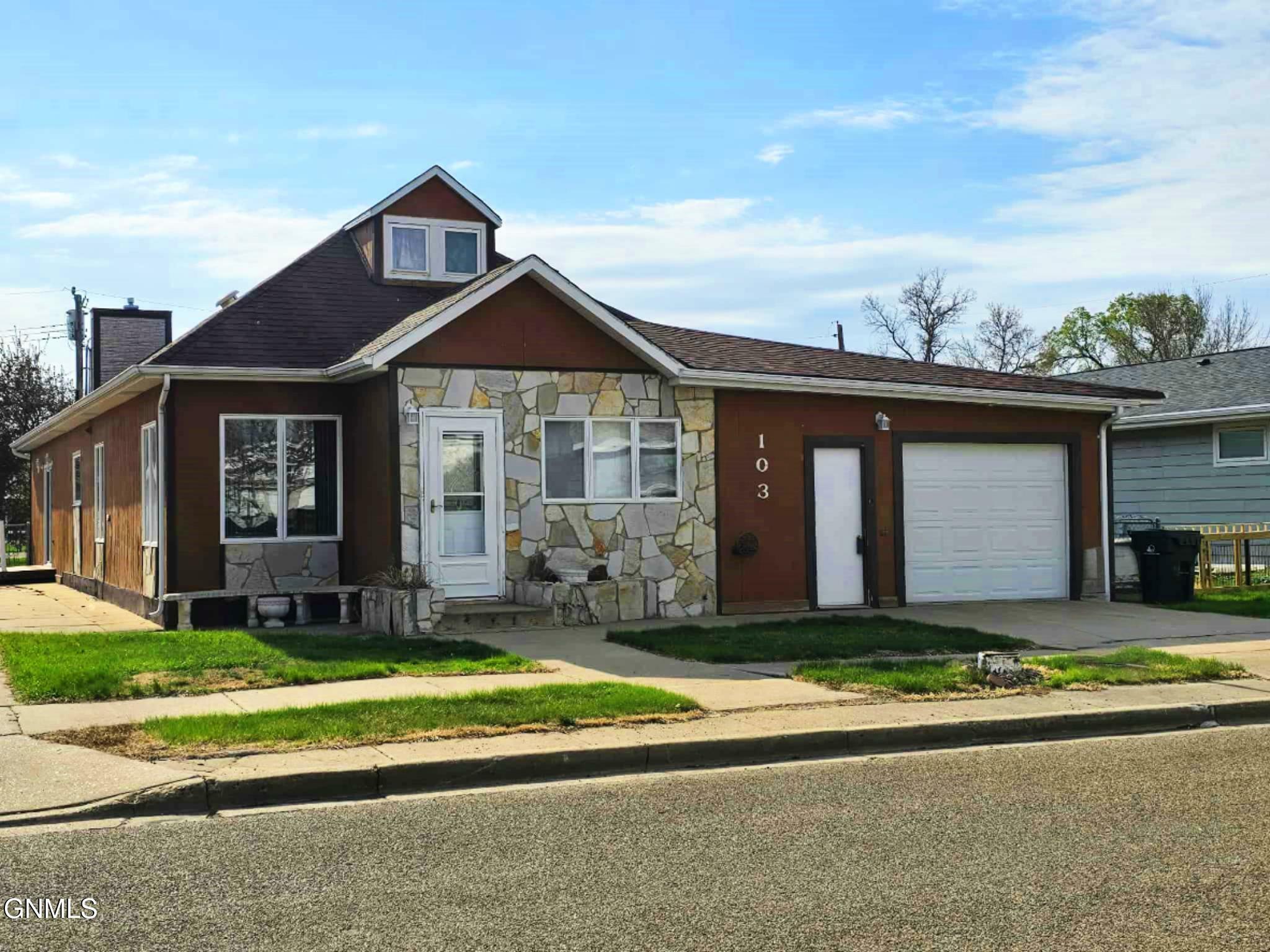 Property Photo: 103 2nd Avenue SW ND 58545