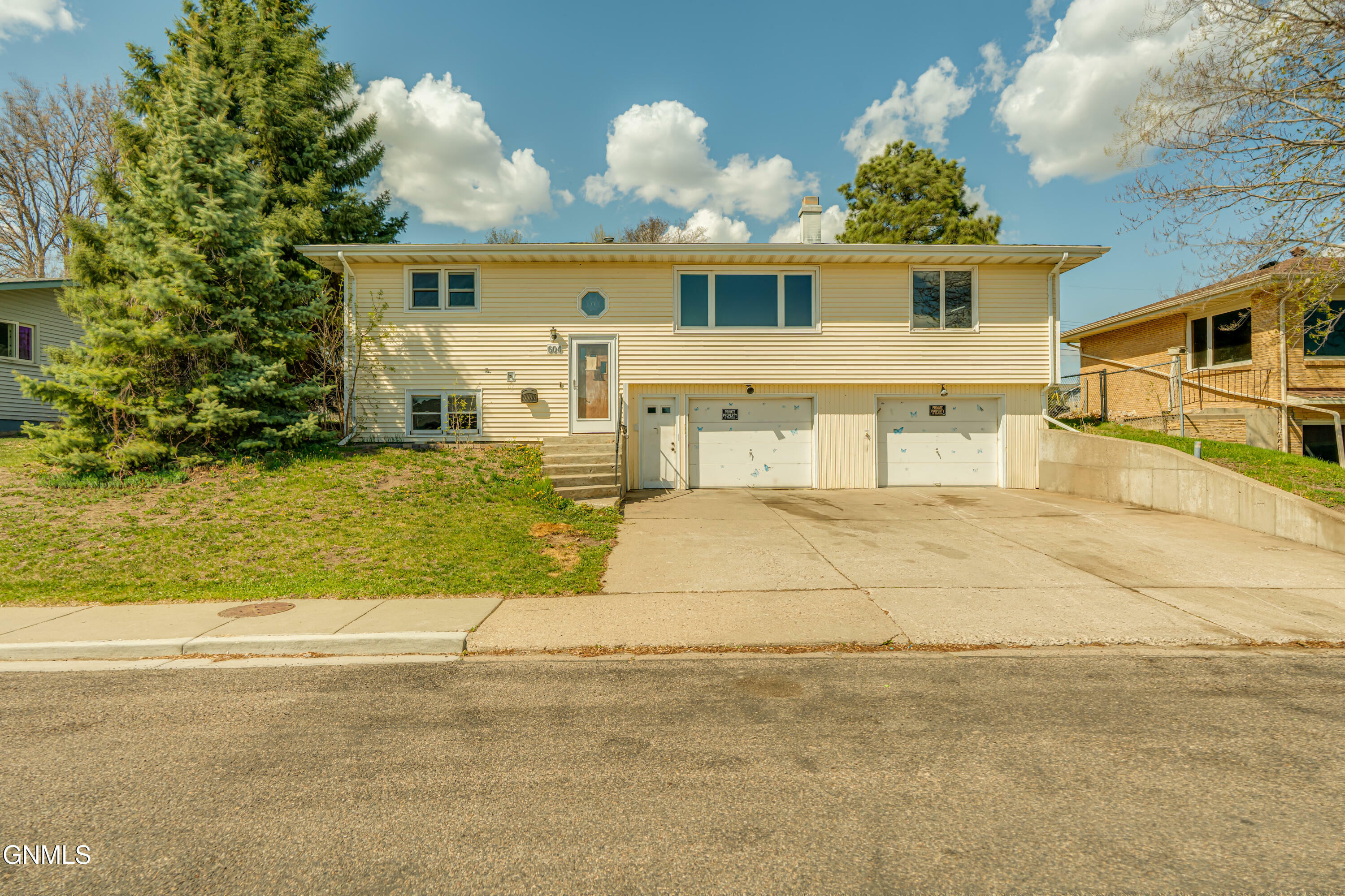 604 11th Street NW  Mandan ND 58554 photo