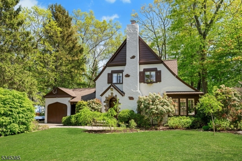 Property Photo: 110 Kenilworth Rd NJ 07046