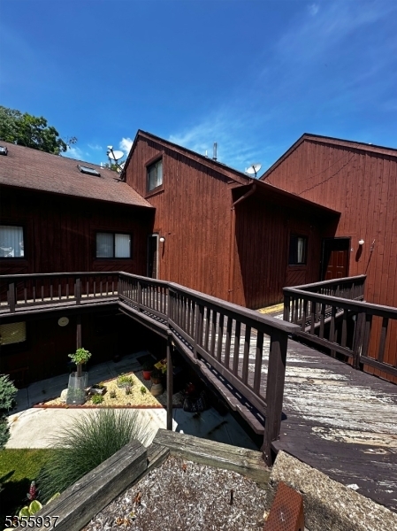 Property Photo:  5 Powderhorn Ct 8  NJ 07462 